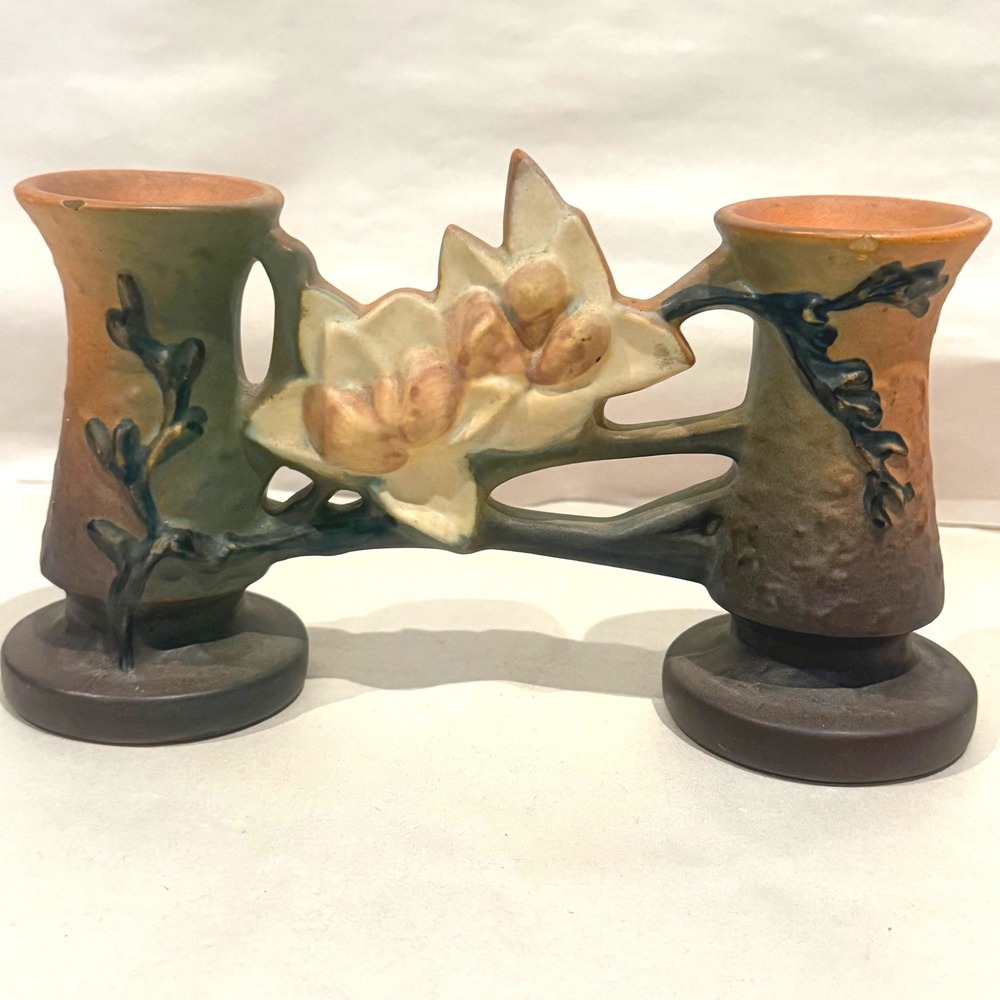 Roseville Magnolia Double Bud Vase 186-4 Art Pottery Circa 1943 Brown Glaze